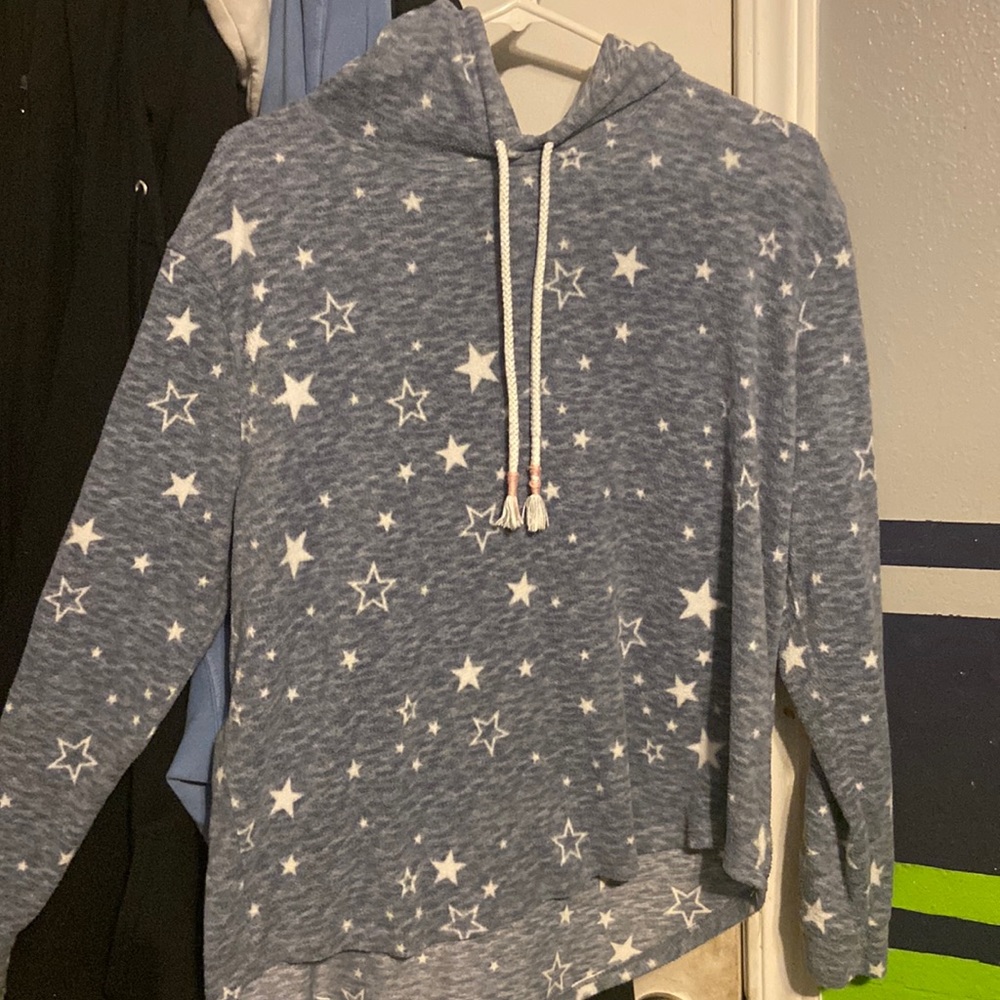 shirt/ hoodie